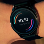 This smartwatch can be used for up to 10 days on a single full charge.
